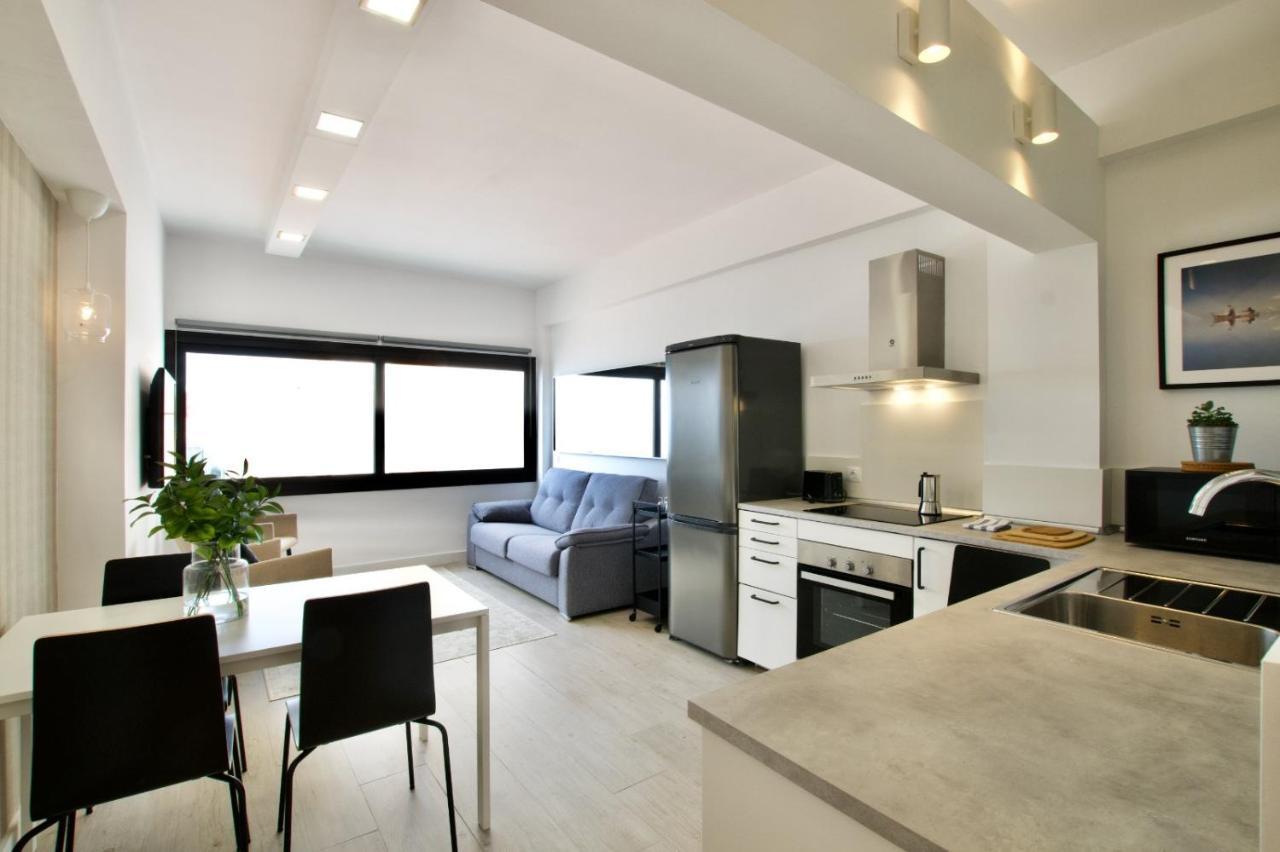 Homeforguest Apartamento Con Vistas A Las Canteras Las Palmas de Gran Canaria Exterior photo